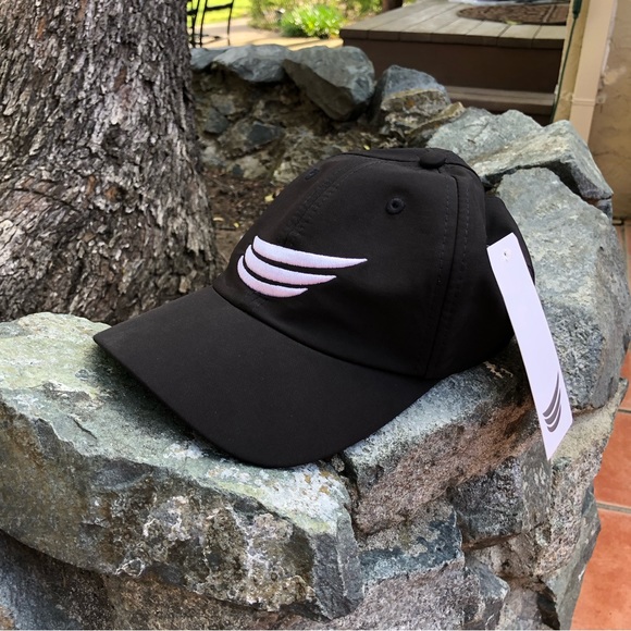 NWT Tanglefree Hat - Picture 1 of 6